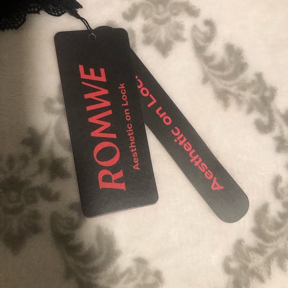 ROMWE Skull, Rose, & Star Underwear, Pack of 3 - Picture 9 of 10